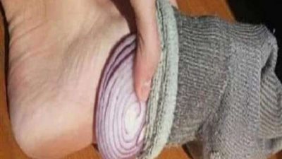 ماذا يحدث عند وضع شرائح البصل أسفل القدم ليلا..؟