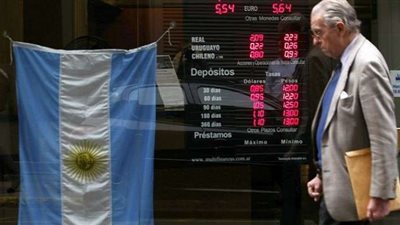 الأرجنتين تؤجل سداد ديونها للمرة الثانية في 5 أشهر