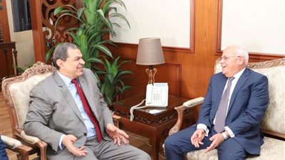 محافظ بورسعيد يستقبل وزير القوى العاملة قبل بدء مبادرة 