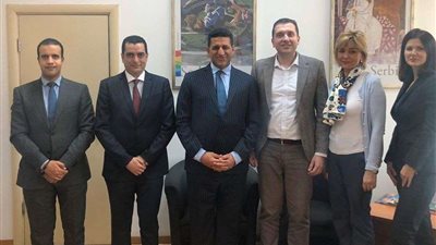 سفير مصر في بلجراد يبحث مع مسئول صربي التحضير للمشاركة في معرض سياحي