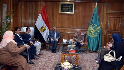محافظ القليوبية يناقش تفعيل قانون ذوي الإعاقة وتمكينهم بمؤسسات المجتمع