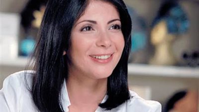 «الستر نعمة».. منى زكي توجه نصيحة لجمهورها