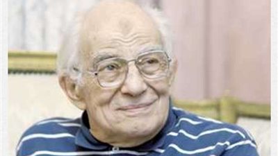 أخر تطورات الحالة الصحية للفنان رشوان توفيق بعد إصابة بـ كورونا