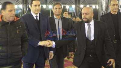 جمال وعلاء مبارك وشيكابالا في عزاء شقيقة مرتضى منصور (صور)