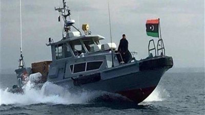 البحرية الليبية تصادر سفينة تركية داخل ميناء 