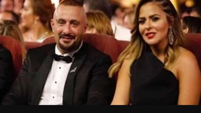 زوجة أحمد السقا تثير الجمهور بصور والديها.. شاهد