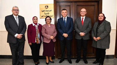 بالصور.. رئيس جامعة عين شمس يتفقد عمليات التطوير بكلية التجارة