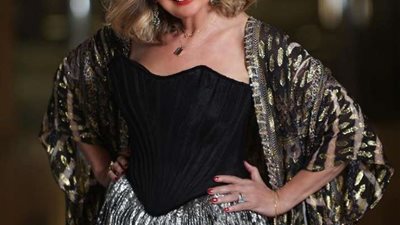 يسرا تكشف تفاصيل عن برنامجها الجديد 