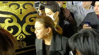 شاهد اللقطات الأولى.. توافد نجوم المجتمع في عزاء وائل الإبراشي بمؤسسة روزاليوسف