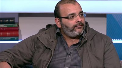 513 ألف جنيه.. تفاصيل تورط الشاعر أيمن بهجت قمر فى التهرب من الضرائب