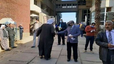 تعرف على خطة محافظ أسيوط لحماية المواطنين من جائحة كورونا