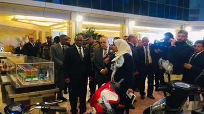 وزير الدفاع الصومالي يستفسر عّن أسعار منتجات 