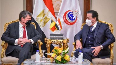 عبدالغفار يستقبل السفير البلجيكي لدى مصر لبحث التعاون بين البلدين في القطاع الصحي