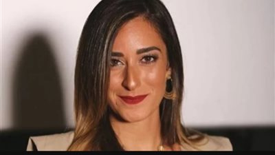 خرجت عن صمتها.. أمينة خليل تستعرض مجوهراتها والجمهور يتسائل عن السعر