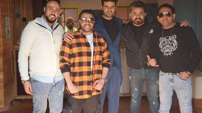 كريم أبو زيد وشحتة كاريكا يجتمعان فى كليب 