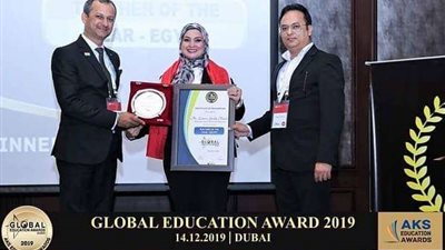 بعد حصدها جائزتي دبي والهند.. معلمة القليوبية: دعم الرئيس وتحفيز أسرتي كان دافعًا لإبداعي