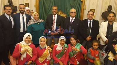 بحضور رئيس الوفد.. عمرو أبو اليزيد يصطحب 75 طالبة للبرلمان