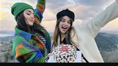 هاندا أرتشيل تحتفل بعيد ميلاد شقيقتها بهذه الطريقة.. والجمهور يتفاعل.. (صور)