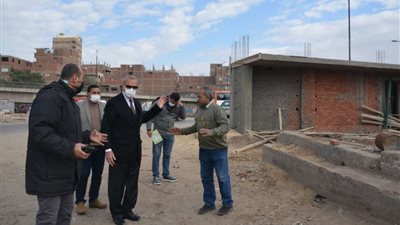 محافظ  القليوبية يتفقد مشروعات شبرا الخيمة والخانكة