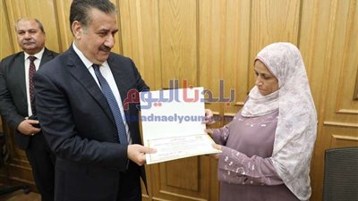 محافظ المنوفية يكرم 5 من موظفي الديوان العام لبلوغهم سن المعاش