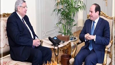 سريع العدوى.. هل ينتقل متحور أوميكرون من المصاب إلى 16 شخصًا؟