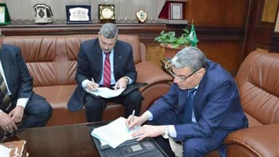 محافظ المنيا يوقع بروتوكول تعاون مع المجلس القومي لرعاية أسر الشهداء والمصابين