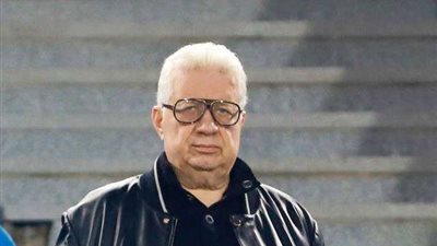 رغم قرار المنع.. مرتضى منصور في ملعب السلام لمتابعة مباراة الزمالك والإنتاج