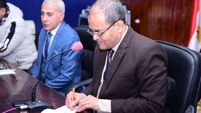 رئيس جامعة سوهاج يتابع تطبيق منظومة الكتاب الإلكتروني