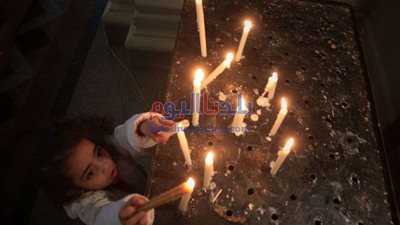 صور.. الأقباط الكاثوليك يحتفلون بعيد الميلاد