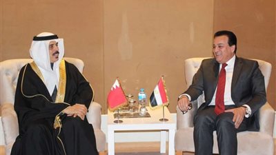خالد عبد الغفار يلتقي نظيره البحريني على هامش مؤتمر وزراء التعليم العالي العرب