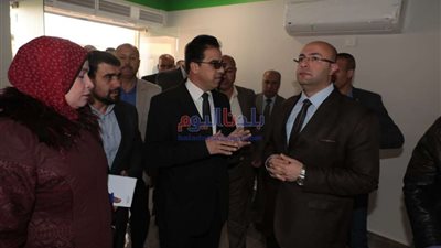 بالصور| في محطته السادسة.. محافظ بني سويف يتفقد المنشآت الخدمية بمركز ناصر