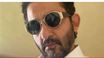 هجوم عنيف على أحمد حلمي