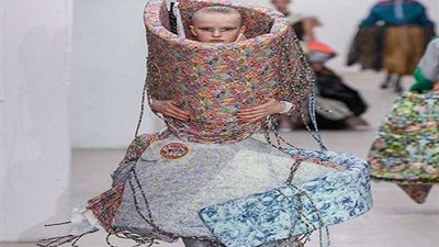 شاهد أغرب تصميمات الفساتين في 2019