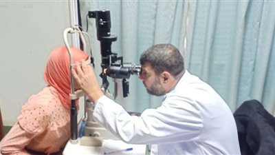 استمرار توافد المواطنين بقافلة عين شمس التنموية بمحافظة أسيوط