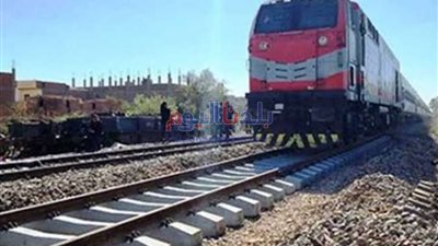 وفاة شاب أسفل عجلات القطار أثناء عبوره المزلقان في المنيا