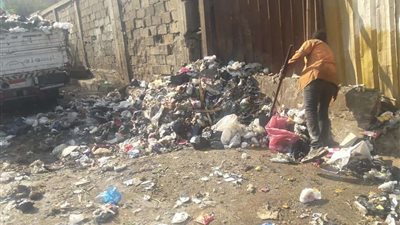 رفع وإزالة القمامة والمخلفات الصلبة ورفع مستوى كفاءة الطرق بمدينة فاقوس