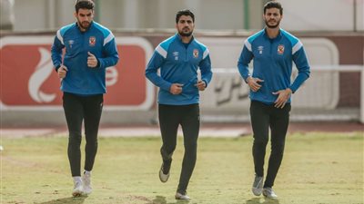 تدريبات منفردة لرباعي حراسة المرمي بالأهلي