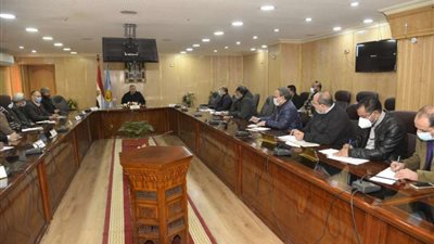 اجتماع هام لمحافظ أسيوط بشأن أوضاع تقنين التعدي على أراضي الدولة