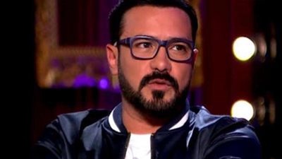 بالصور.. محمد رجب يؤدي مناسك العمرة