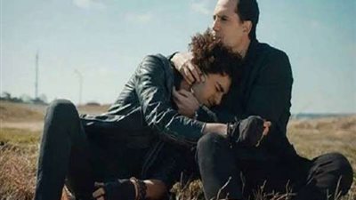 تضامنا مع مرضى السرطان.. بطل 