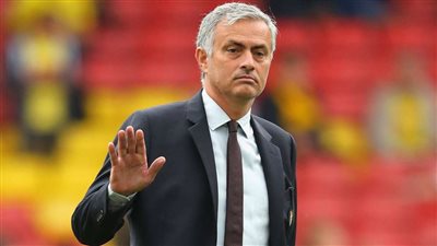 مورينيو يثني على أداء توتنهام وروح الفريق بعد تخطي برايتون