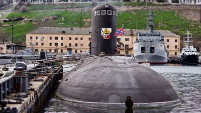 شاهد.. روسيا تكشف عن غواصة 