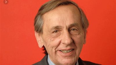 وفاة الصحفي الأمريكي وليام جريدر عن عمر يناهز 83 عامًا