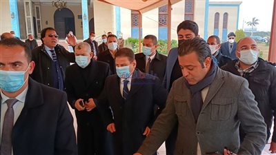 بدء عزاء الصحفي ياسر رزق بالإسماعيلية.. وتوافد كبار الاعلاميين