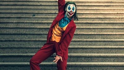 بالصور.. ميس حمدان تفاجئ جمهورها بتقليد شخصية 