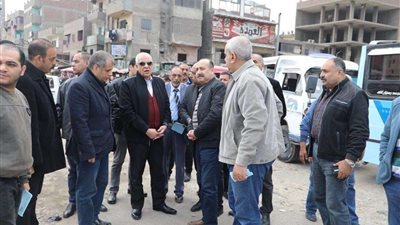 محافظ الجيزة يتفقد موقف سيارات السرفيس بناهيا