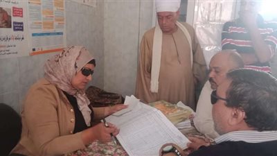 تغيير خطوط المياه القديمة بمركز طهطا بسوهاج