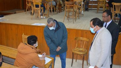 رئيس جامعة جنوب الوادى يجرى جولة تفقدية للجان الامتحانات اليوم الجمعة