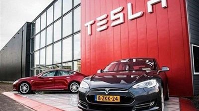 إيلون ماسك يخطط لتحقيق تقنية القيادة الذاتية الكاملة.. صدمة للبشرية