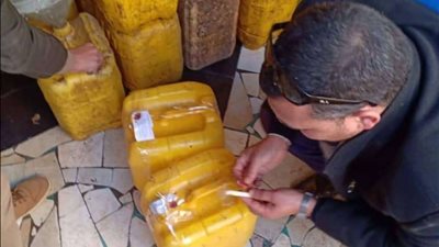 ضبط طن زيت طعام فاسد بحملة صحية في القليوبية